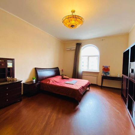 Apartamento Amazing View Of Independence Square Kiev Exterior foto