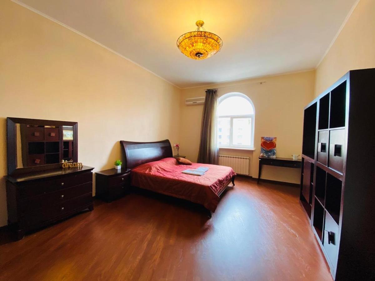 Apartamento Amazing View Of Independence Square Kiev Exterior foto